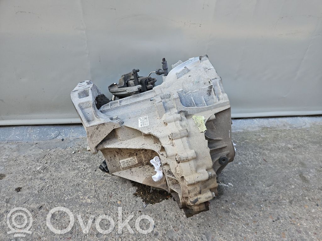 Manualna 6-biegowa skrzynia biegów   GK2R7002BGA,GK2R7F096AGC,GK2R7F097AGC,GK2R7002BGA