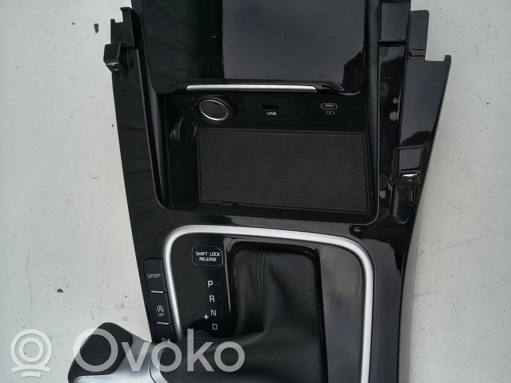 KIA Pro Cee'd III Consola central 
