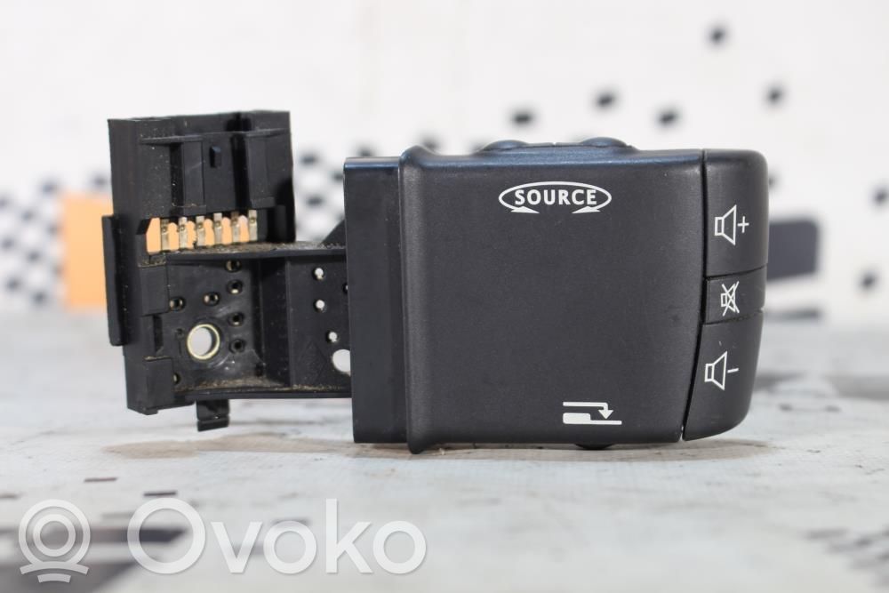 Sound control switch   8200103769
