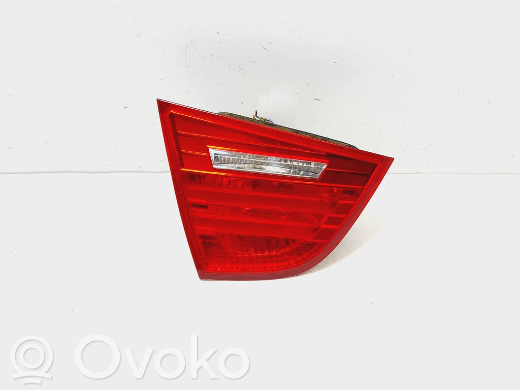 Tailgate rear/tail lights   7154155,218401