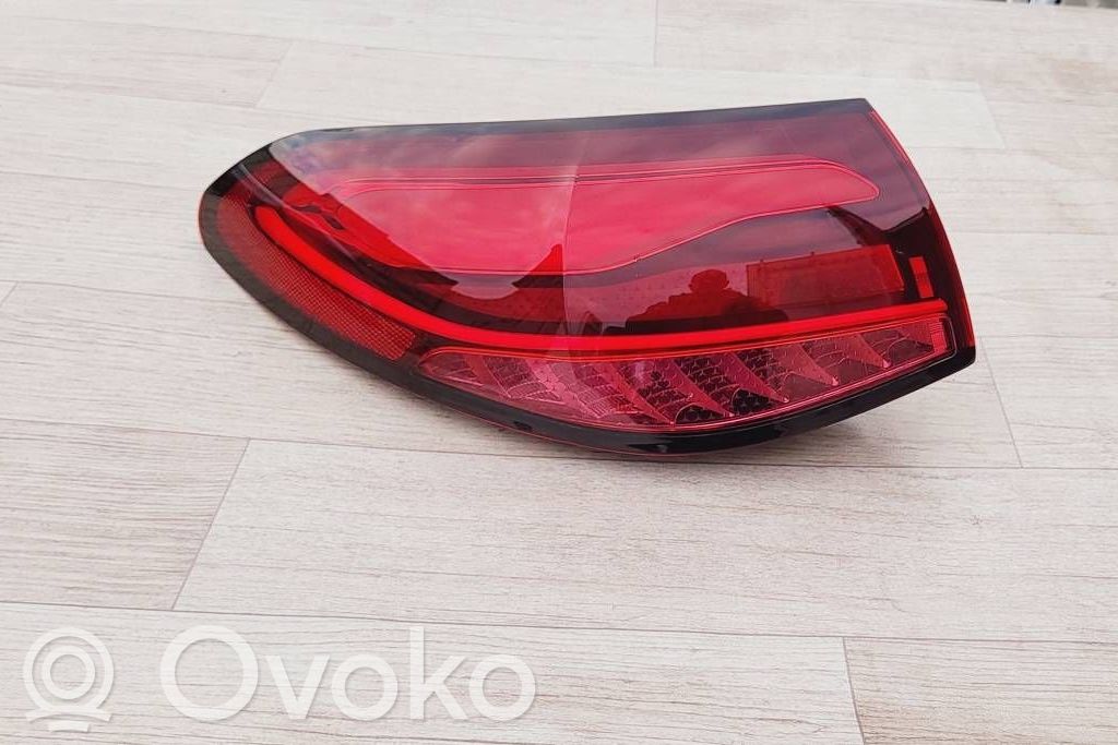 Mercedes-Benz GLC C254 Lampă spate în caroserie 