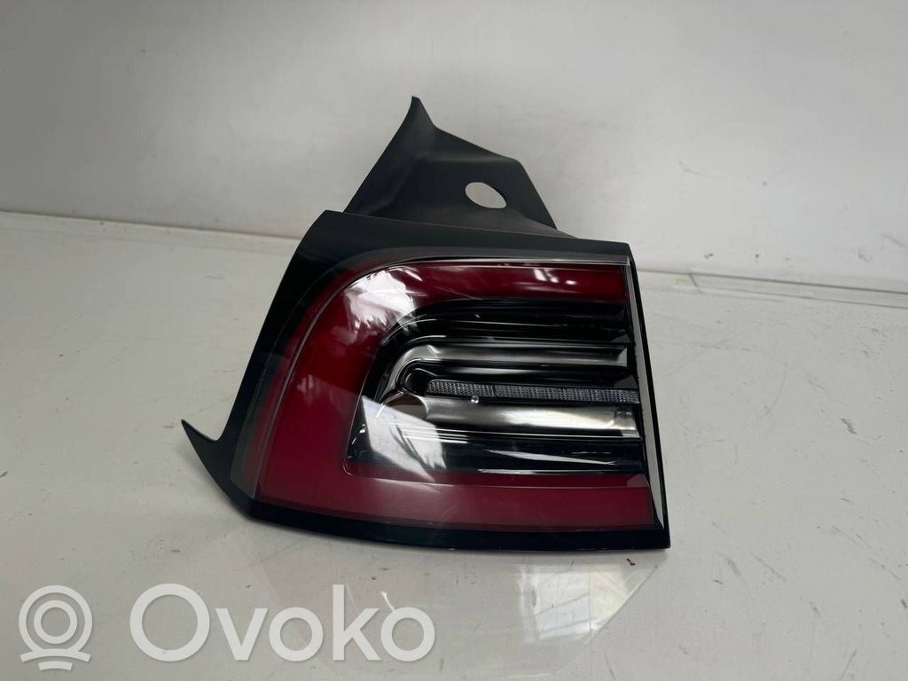 Tesla Model 3 Rear/tail lights 