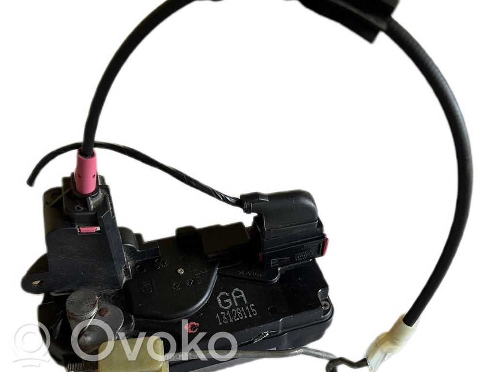 Opel Astra H Takaoven lukko 
