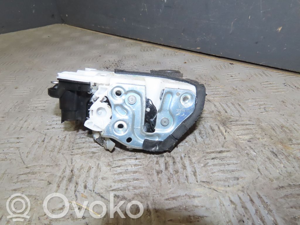 Suzuki Celerio Priekšpusē slēdzene 
