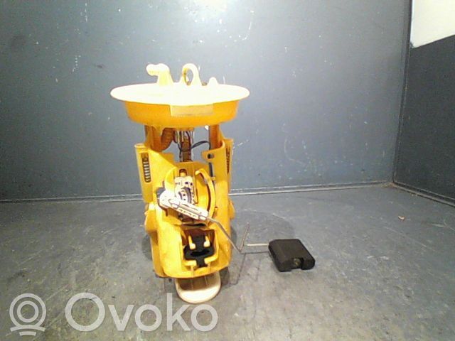 Bomba interna de combustible   16117165590
