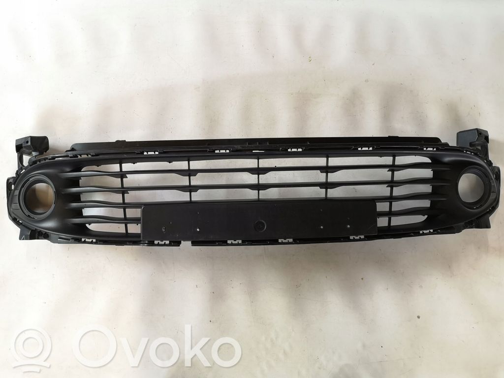 Renault Clio IV Front bumper lower grill 