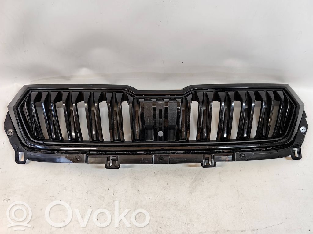 Skoda Karoq Etupuskurin ylempi jäähdytinsäleikkö 