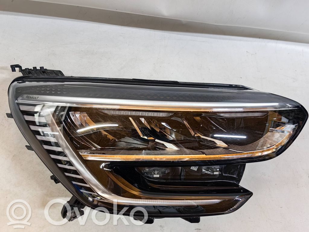 Renault Megane IV Lampa przednia 
