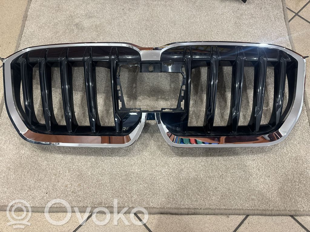 BMW X1 U11 Front bumper upper radiator grill 