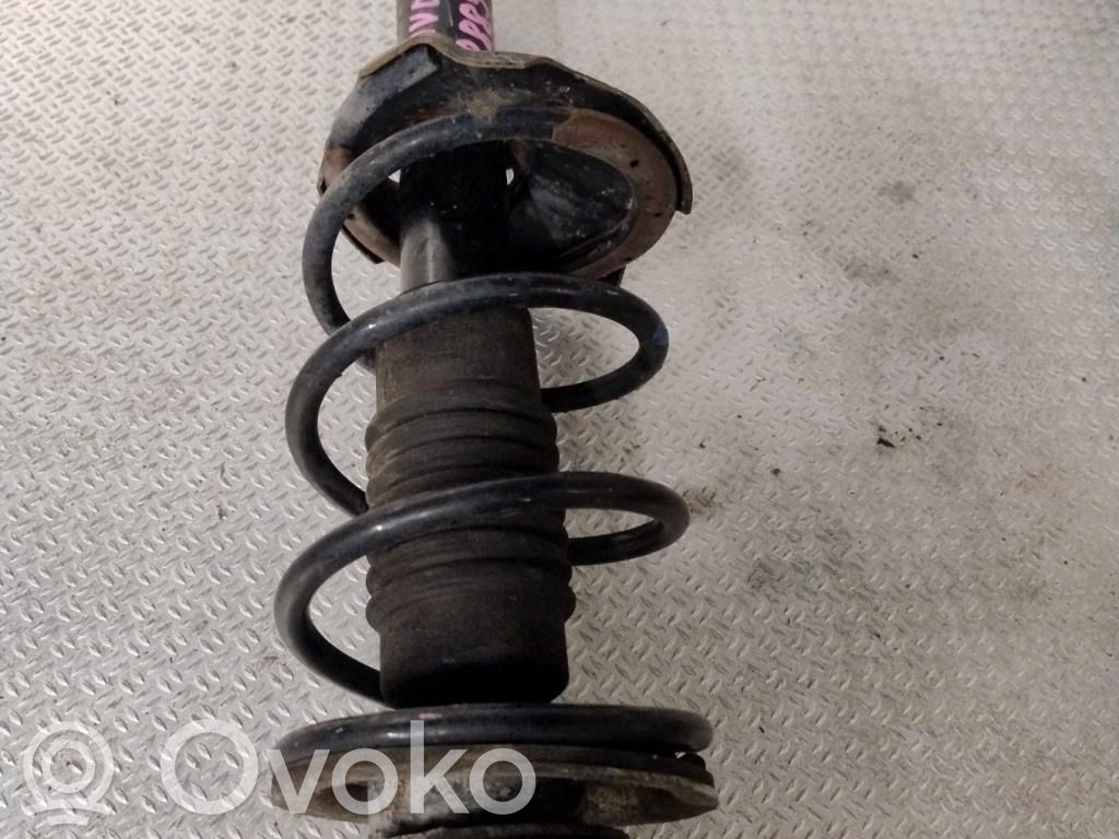 Suzuki Celerio Priekšpusē amortizators 