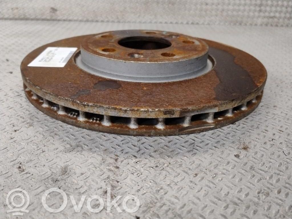 Renault Captur II Front brake disc 