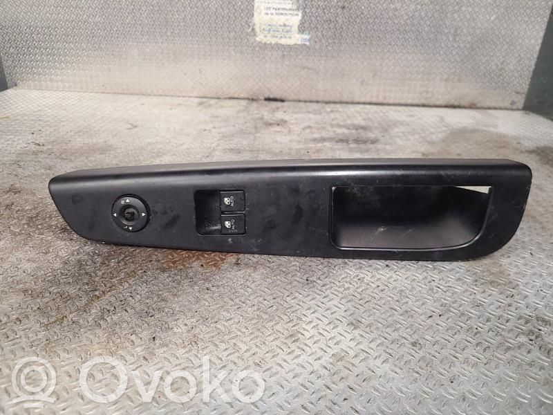 Electric window control switch   935701H000EQ