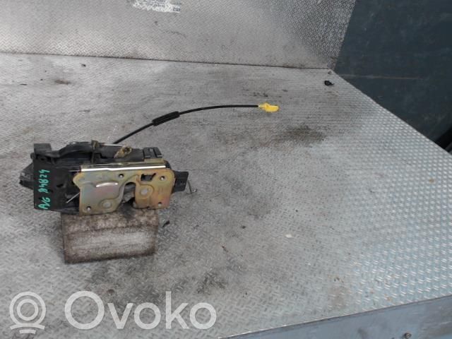 Ford Focus Priekšpusē slēdzene 