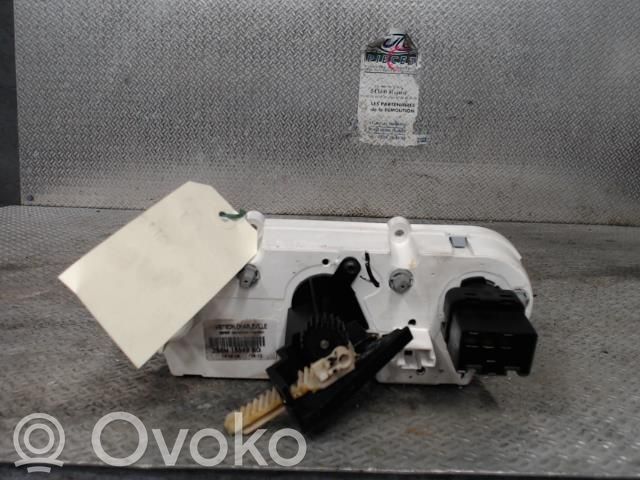 Climate control unit   1426730