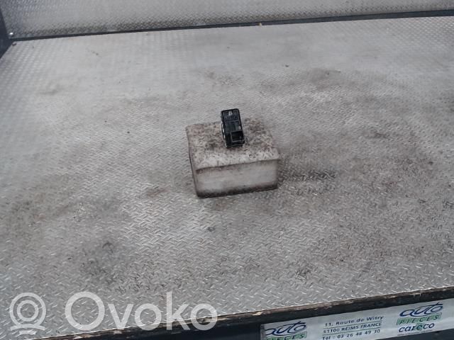 Electric window control switch   6554HF