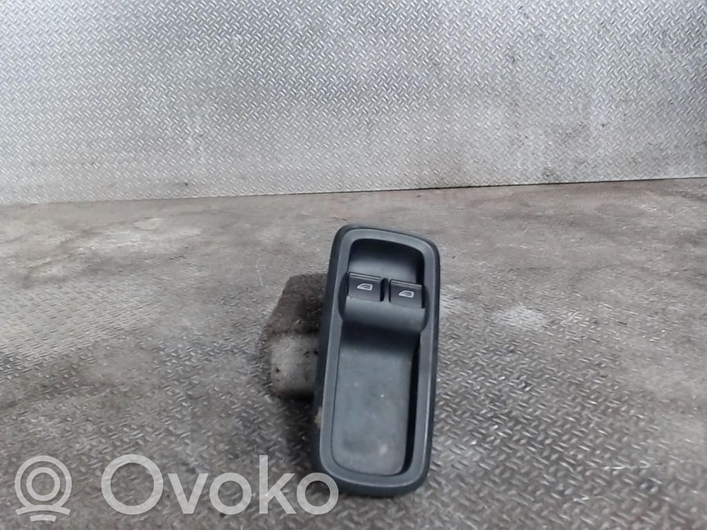 Electric window control switch   1547740