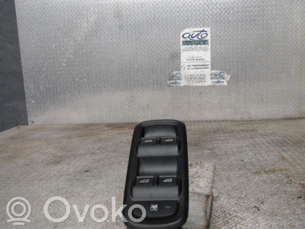 Electric window control switch   2058475