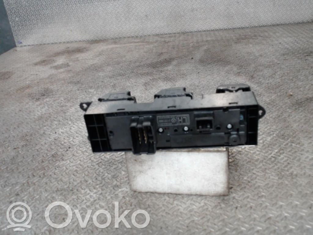 Electric window control switch   1612378380