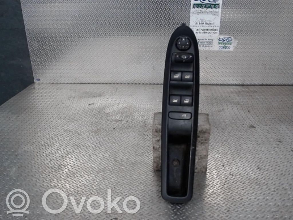 Citroen C4 II Electric window control switch 