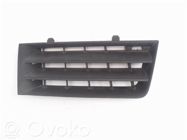 Kühlergrill   D8200114157