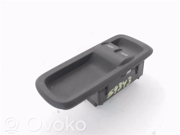 Ford Fiesta Przyciski szyb 