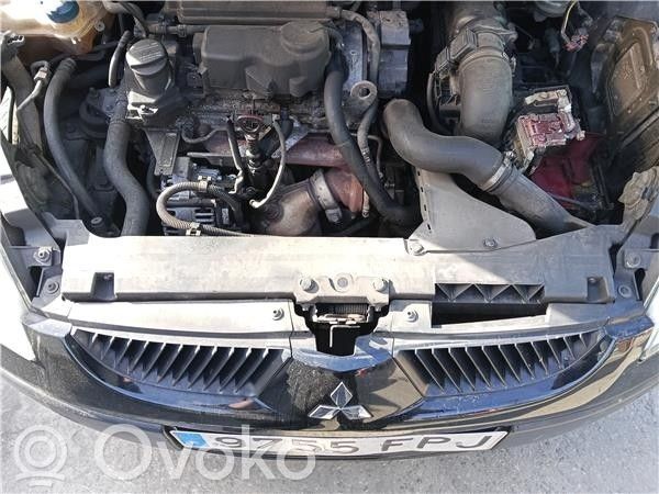 Mitsubishi Colt Radiatoru paneļa augšējā daļa (televizors) 