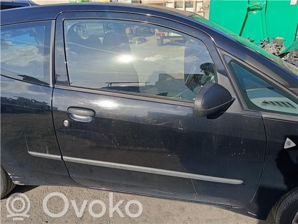 Mitsubishi Colt Puerta delantera 
