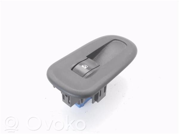 Electric window control switch   8200548968