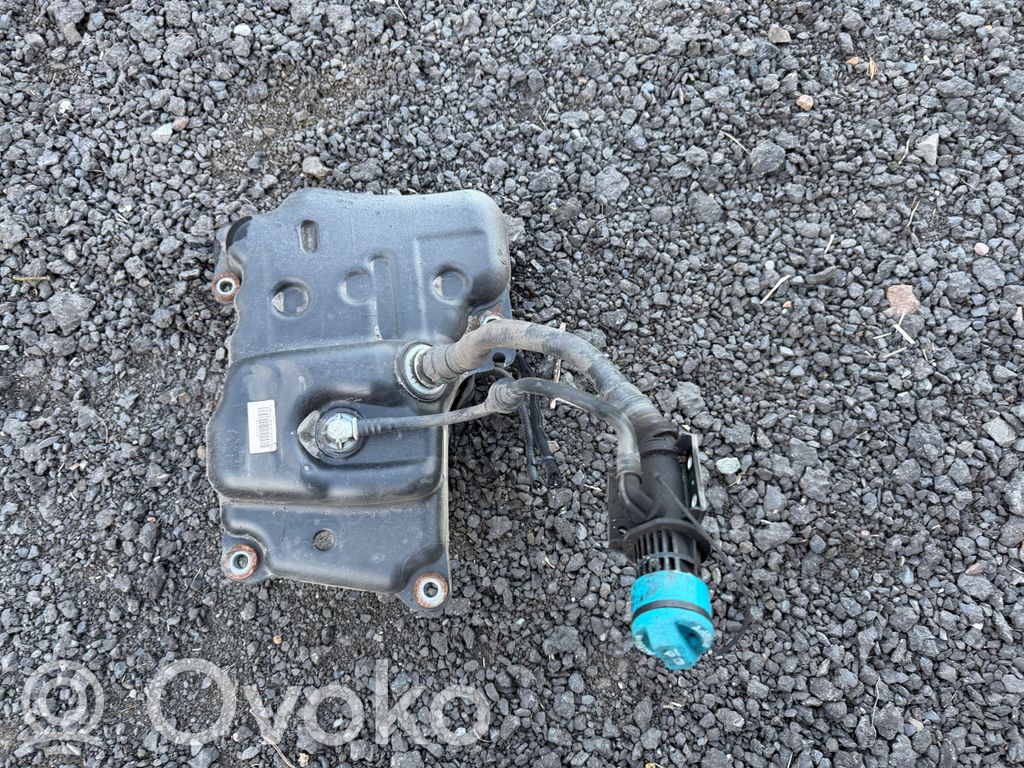 Opel Insignia A Zbiornik płynu AdBlue 