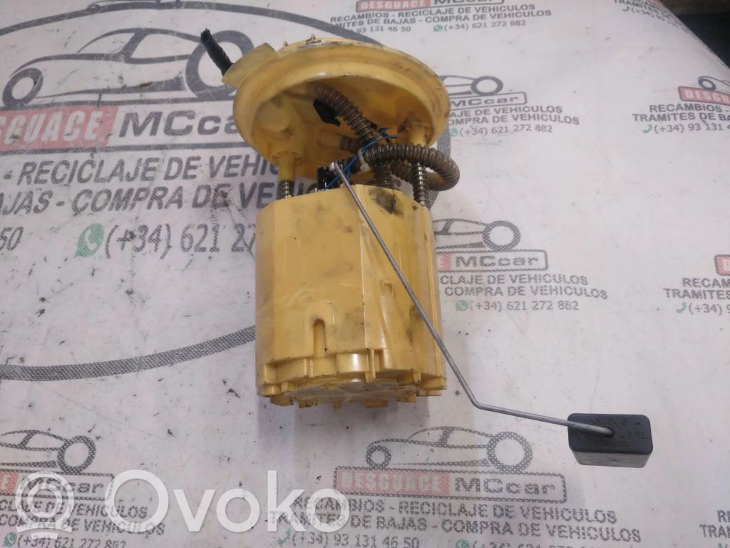 Pompe à carburant   05105986AA