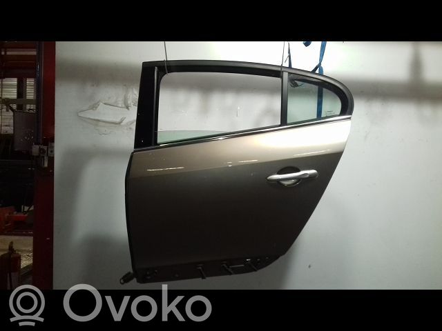 Puerta trasera   821011173R