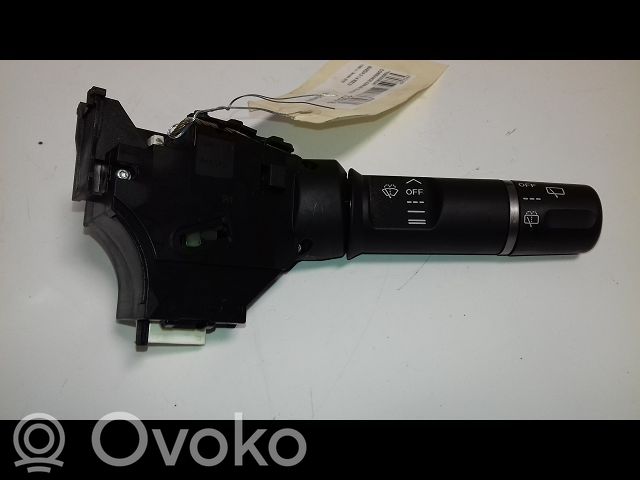 Pyyhkijän vipu   DF7166128