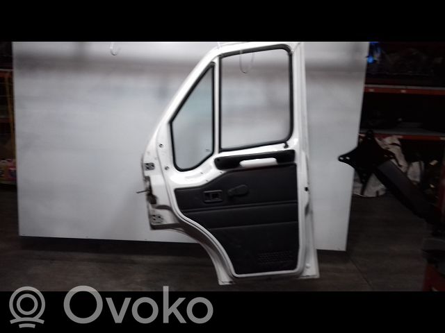 Durvis   9004Y5