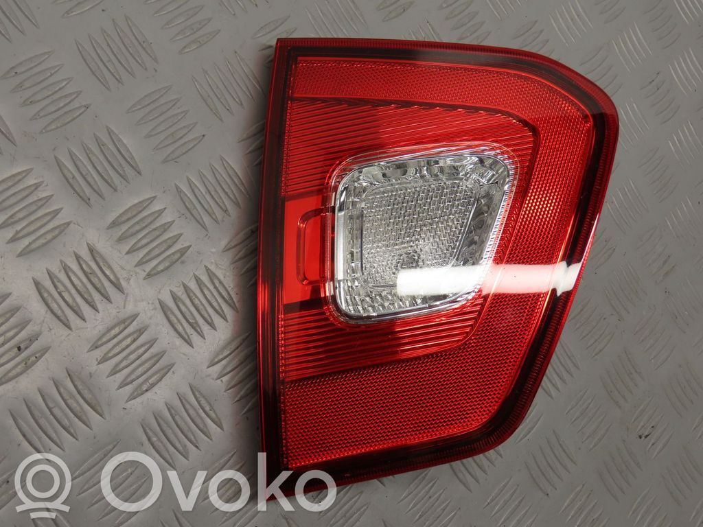 Suzuki Ignis Lampă spate în capacul portbagajului 