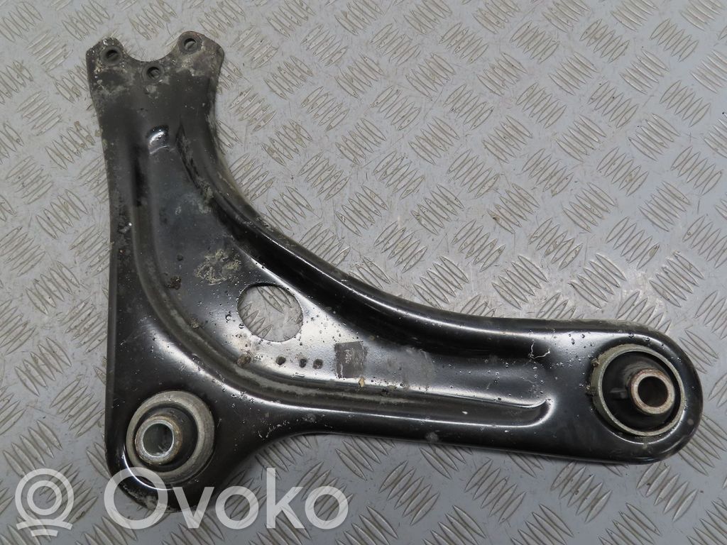 Citroen C3 Front lower control arm/wishbone 
