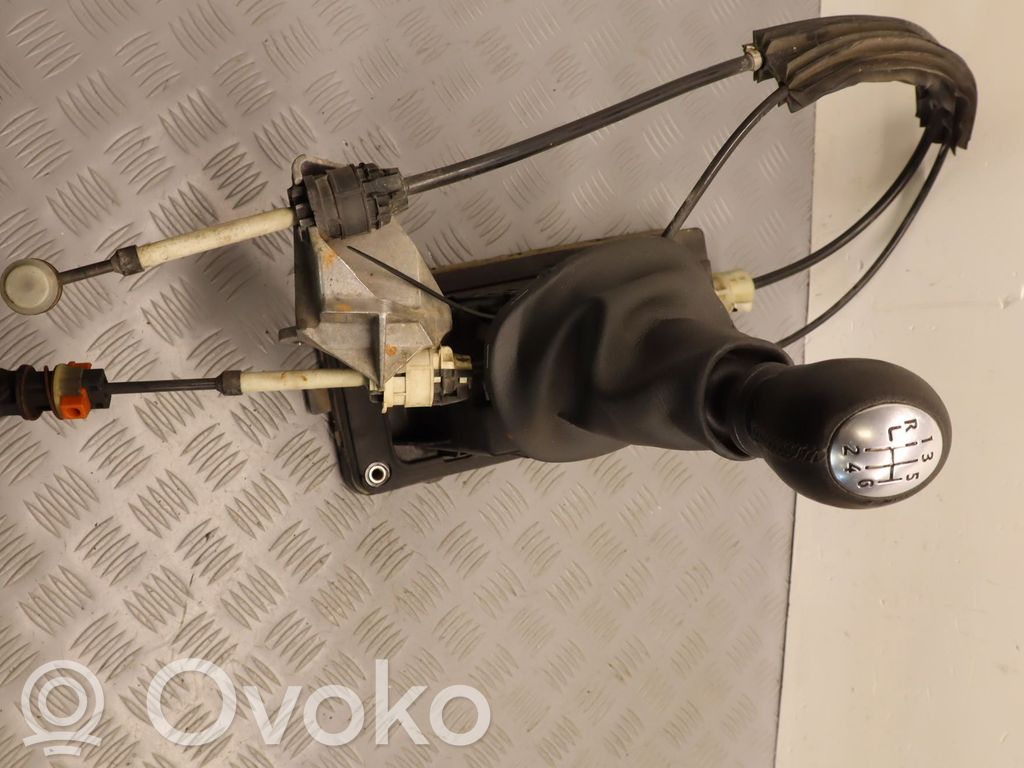 Dacia Duster Drążek / Pokrętło zmiany biegów 