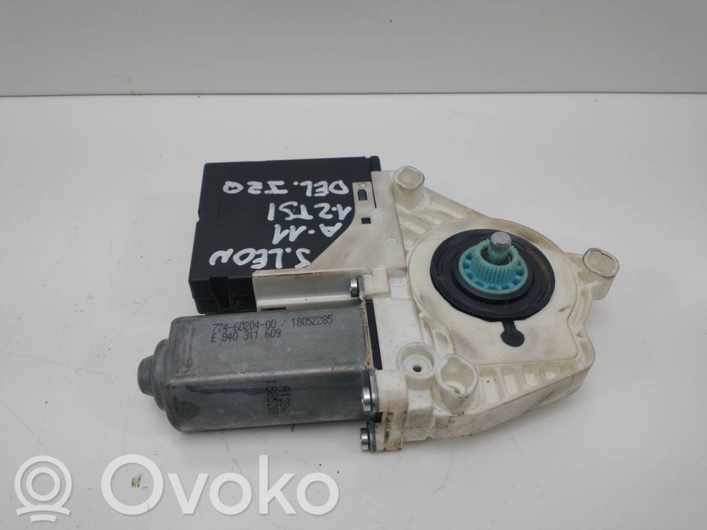 Seat Leon (1P) Etuoven ikkunan nostomoottori 