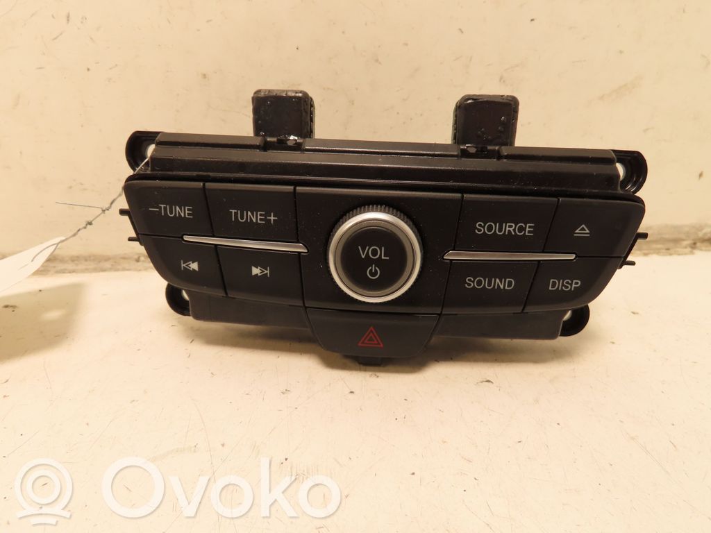 Ford C-MAX II Botón interruptor de luz de peligro 
