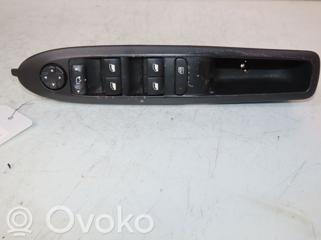 Citroen C4 II Electric window control switch 