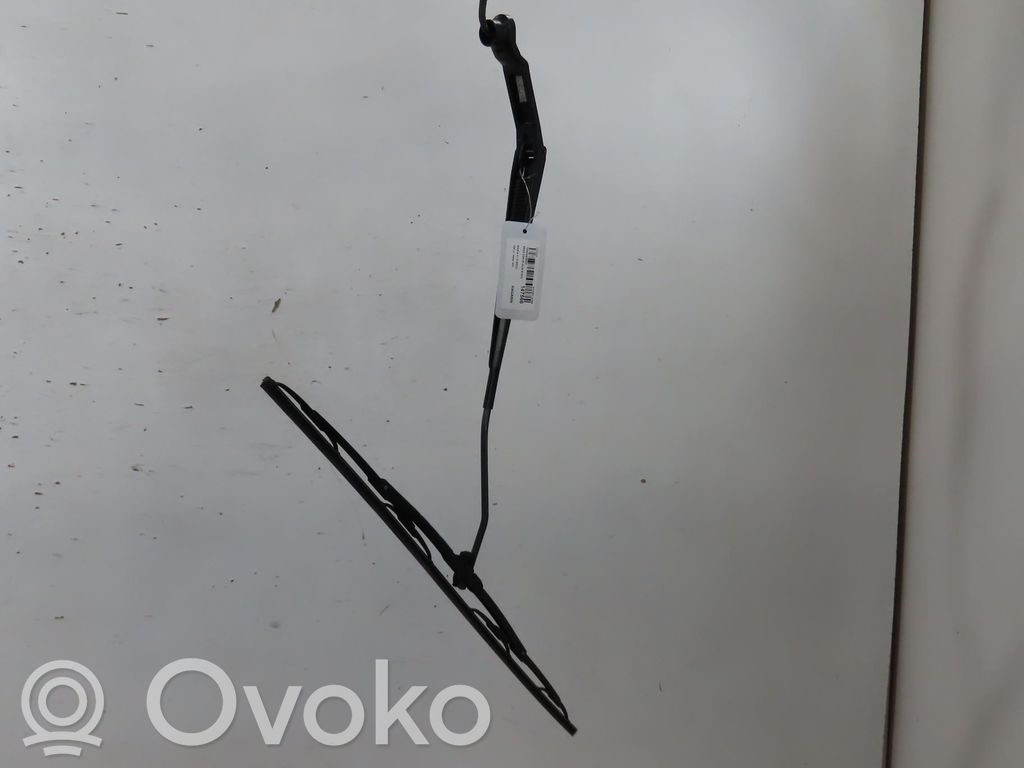 Front wiper blade arm   CC2967321A