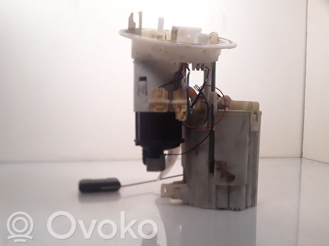 Bomba interna de combustible   8K0201301B