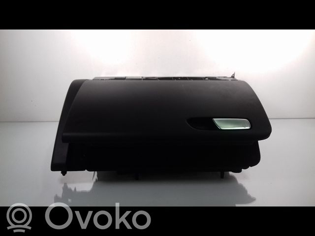 Guantera   8K1857104C6PS