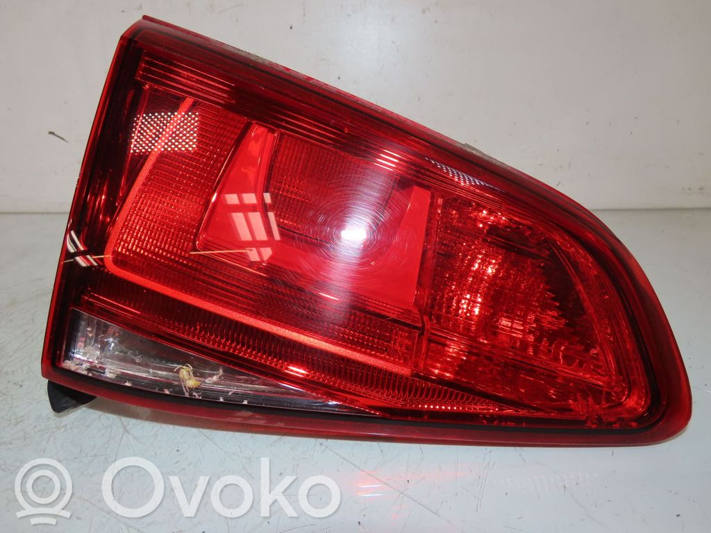 Volkswagen Golf VII Lampă spate în capacul portbagajului 