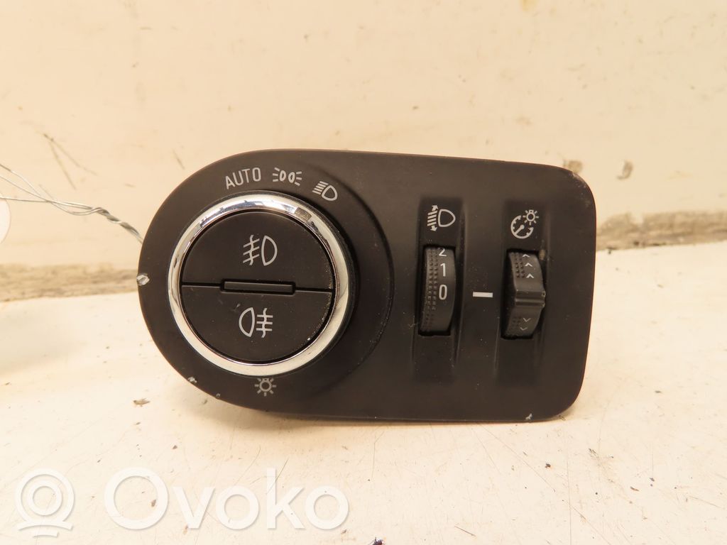 Opel Corsa F Interruptor de luz 