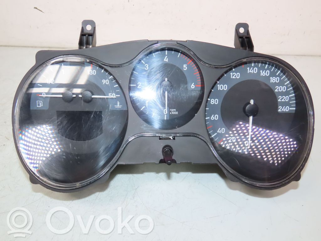 Seat Leon (1P) Geschwindigkeitsmesser Cockpit 