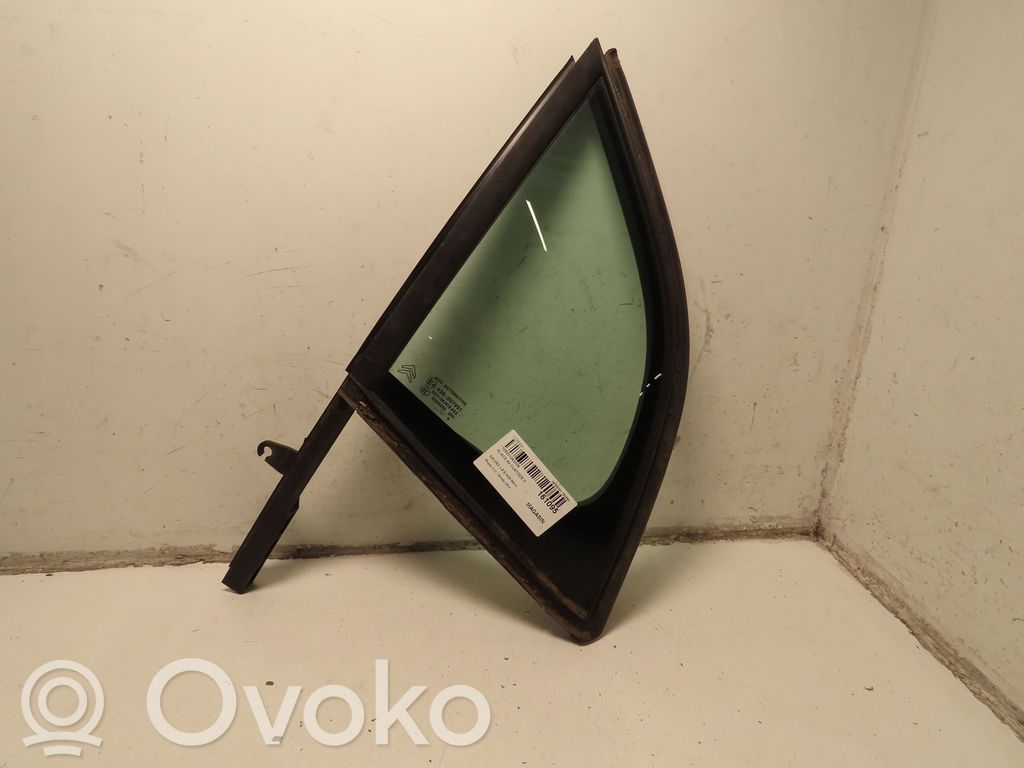Rear side window   8569ZH