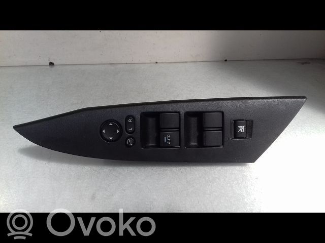 Mazda 3 II Electric window control switch 