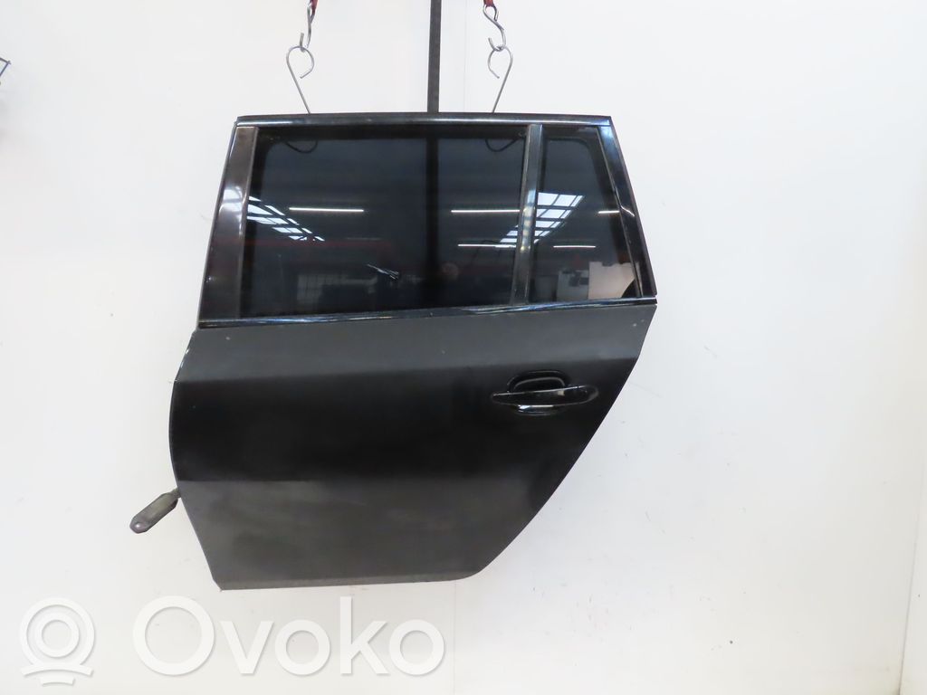 Rear door   41525A2A367