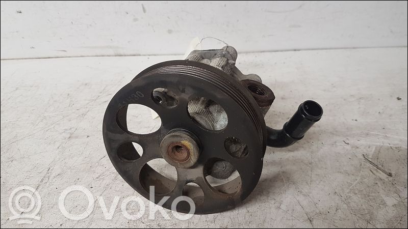 Ohjaustehostimen pumppu   95476164