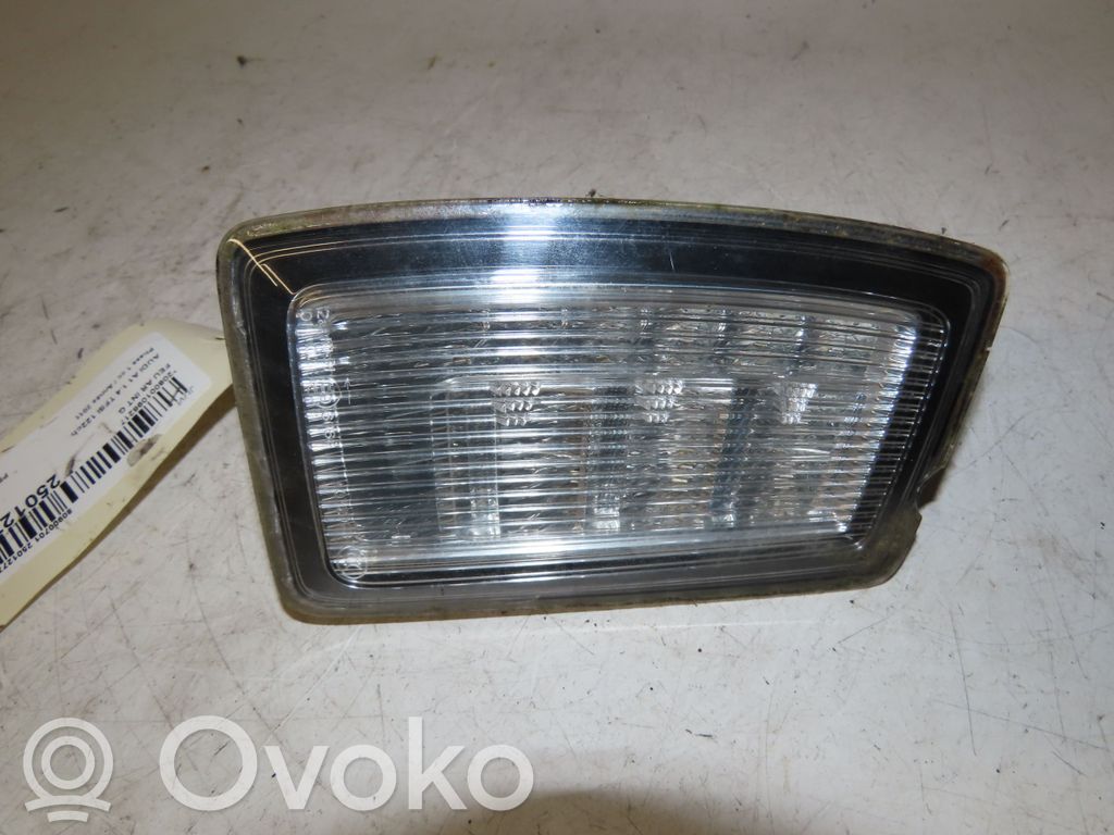 Tailgate rear/tail lights   8X0945095